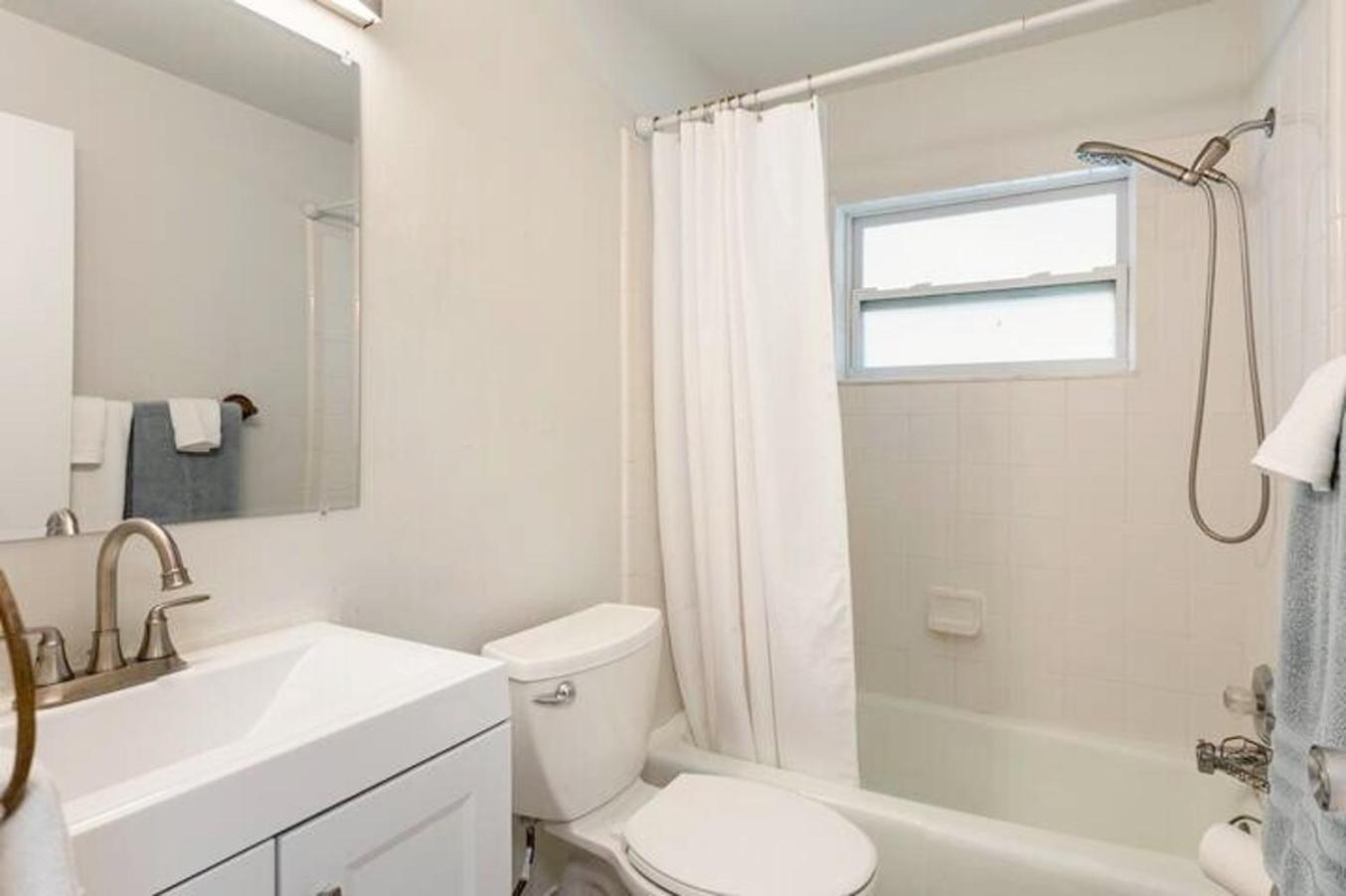 Sunny Shores Retreat 2 Apartment *