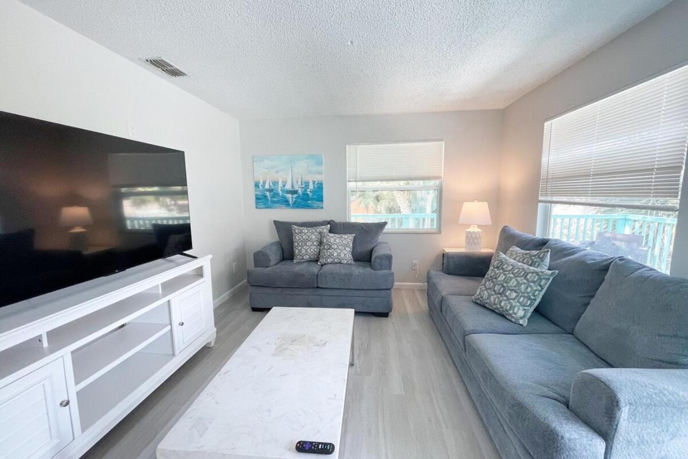 Apartment Beachside Getaway East