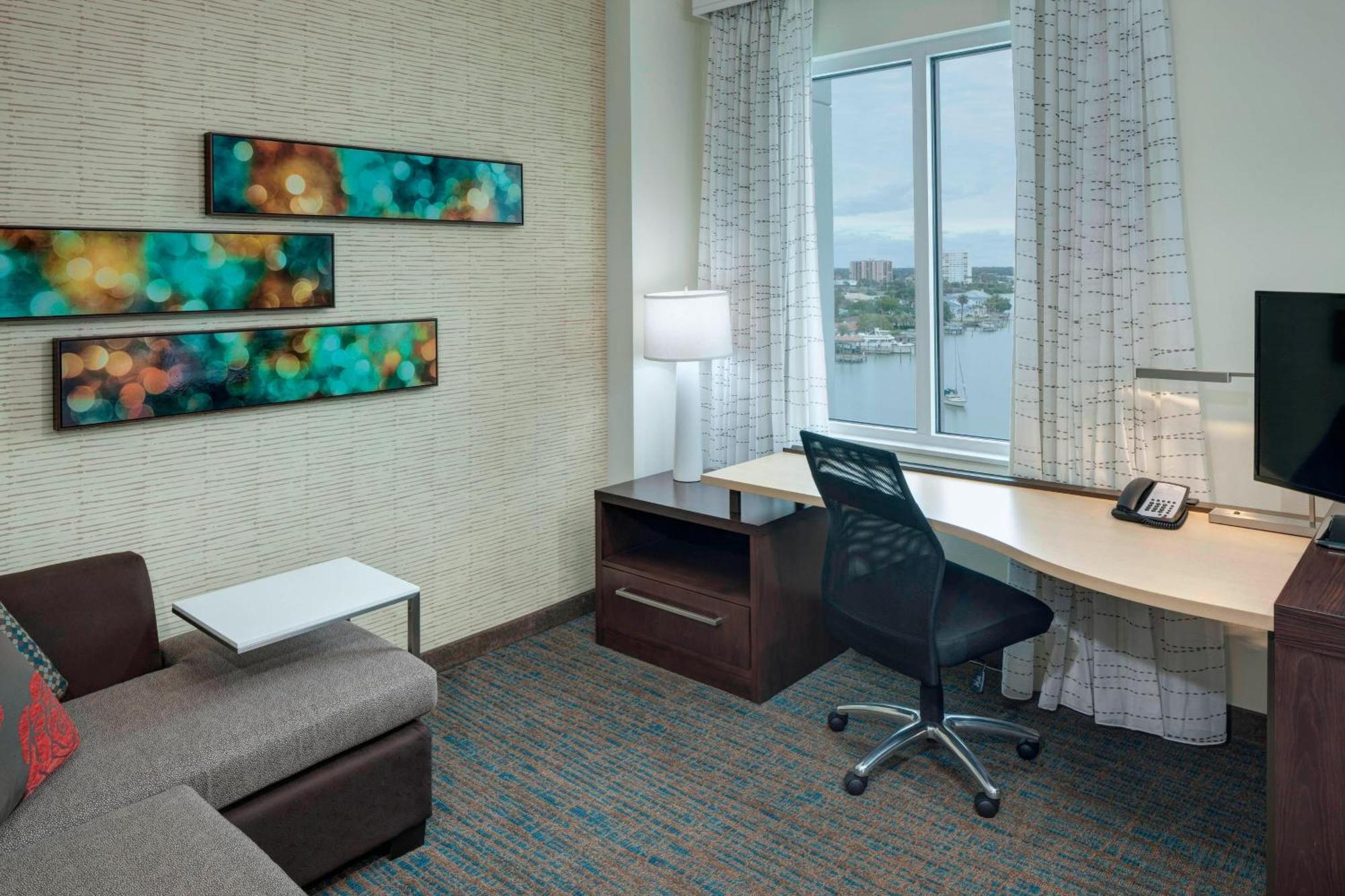 Hotel By Marriott Clearwater 3*