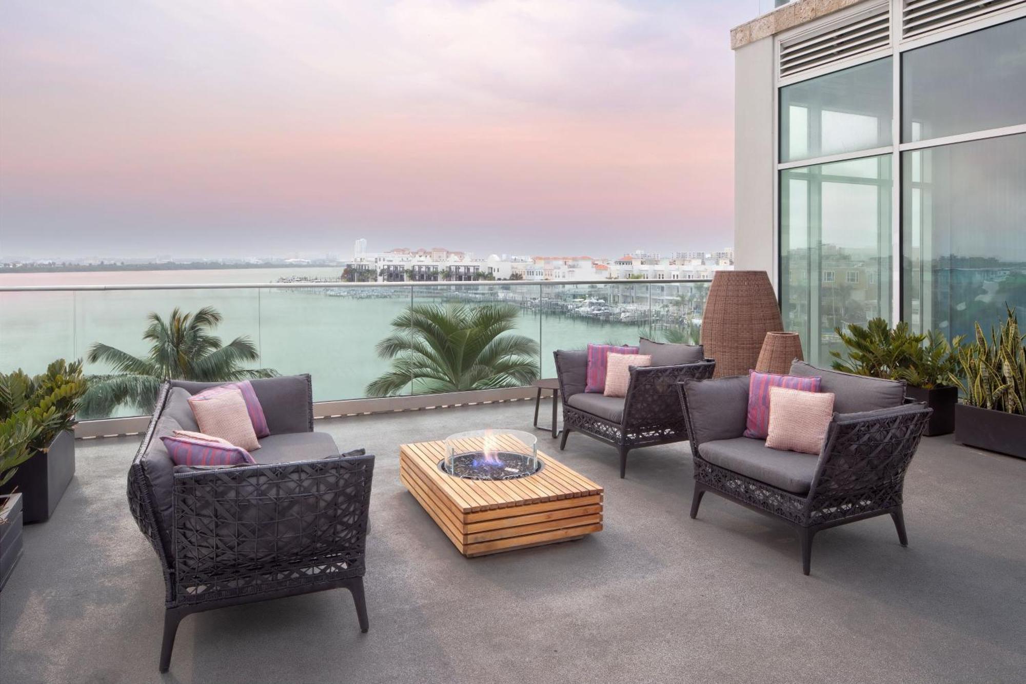 Hotel By Marriott Clearwater