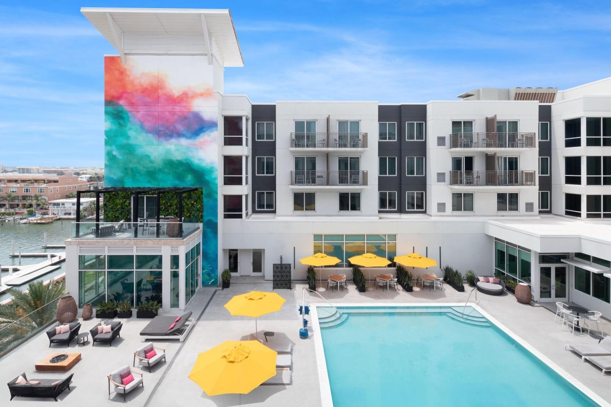 By Marriott Clearwater Hotel 3*