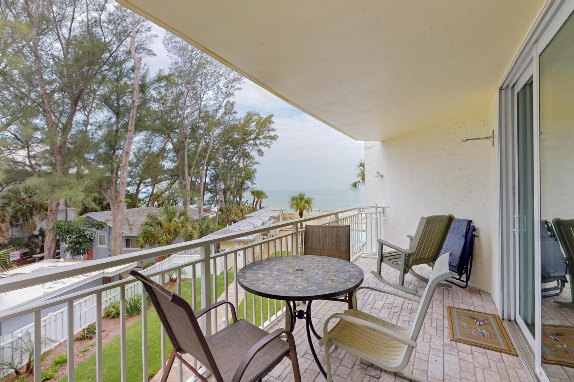 Apartment Dolphin Reef 203