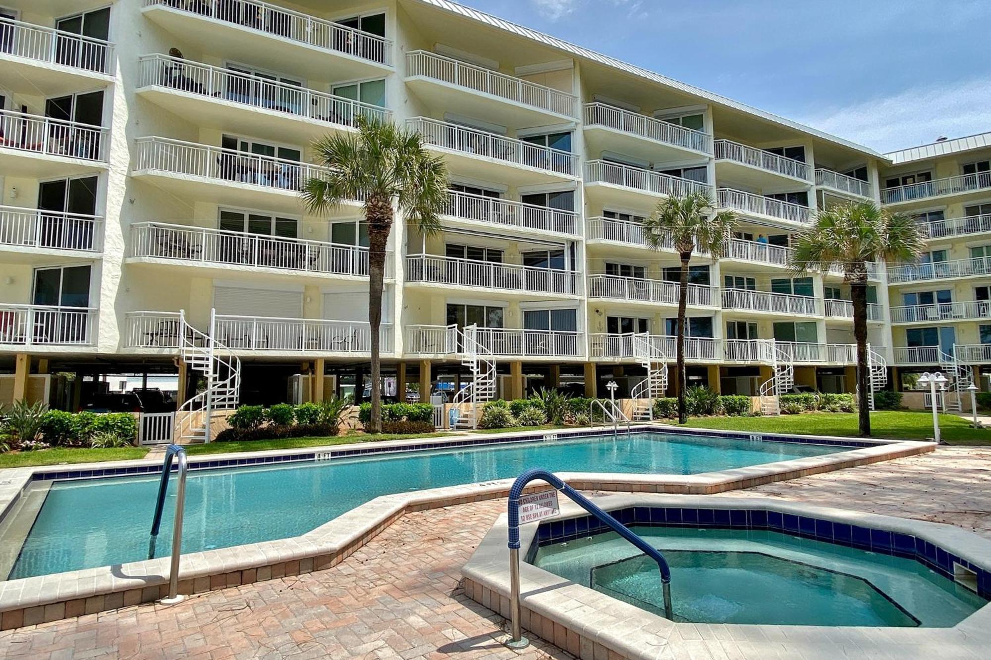 Dolphin Reef 203 Apartment