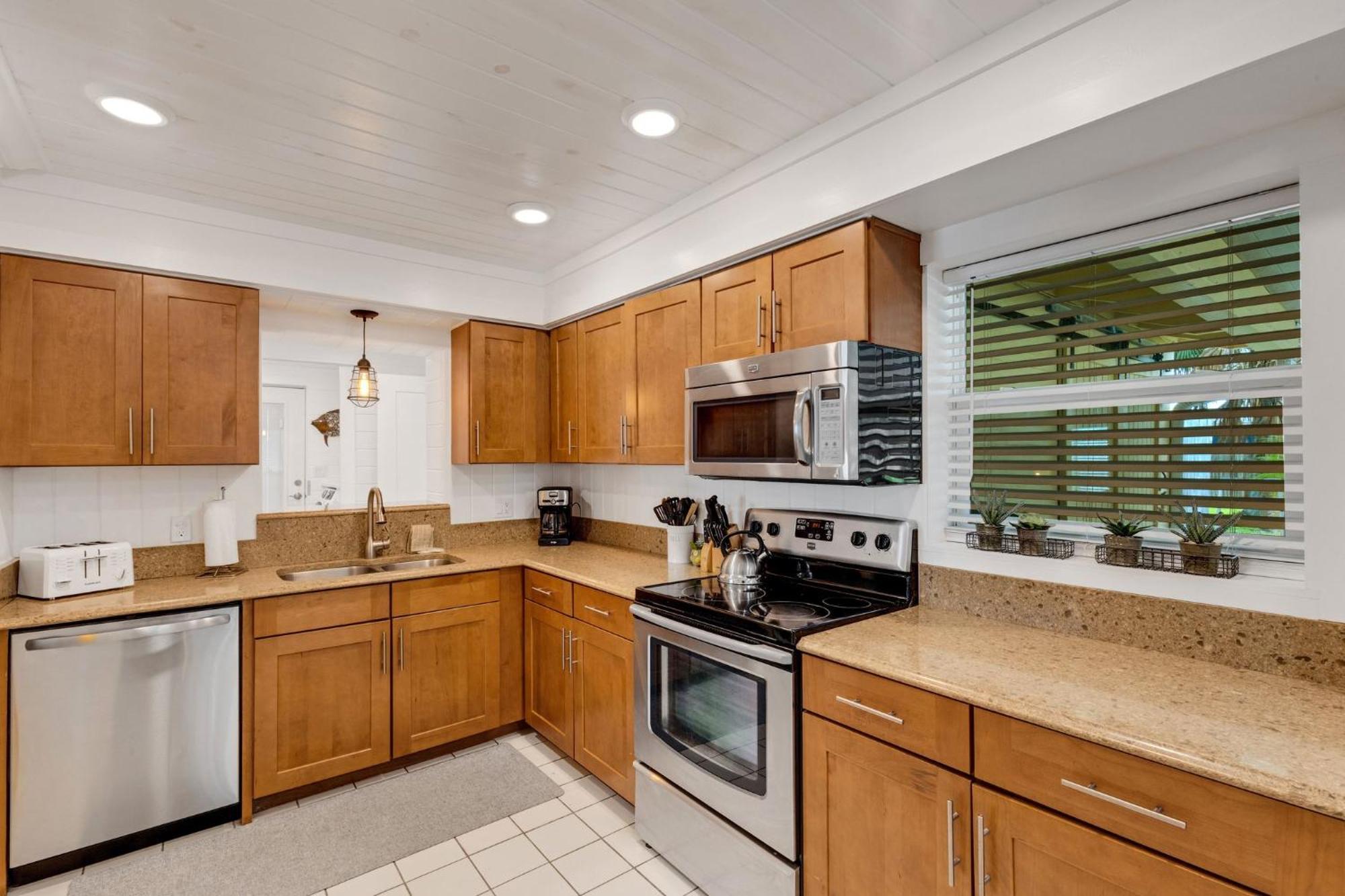 Holiday home Coastal Breeze - Pool Home!