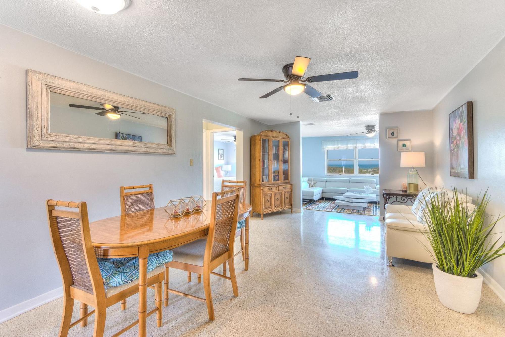 Gulf Breeze - Gulf Front Monthly Holiday home Clearwater Beach