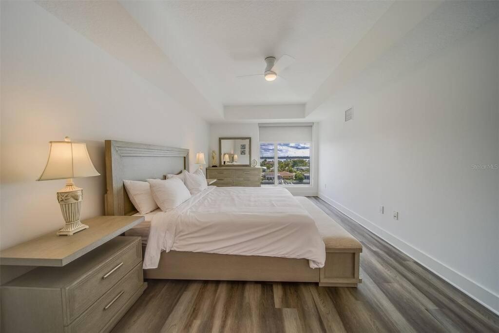 Luxury Waterfront Penthouse With Amenities And Services * Clearwater Beach