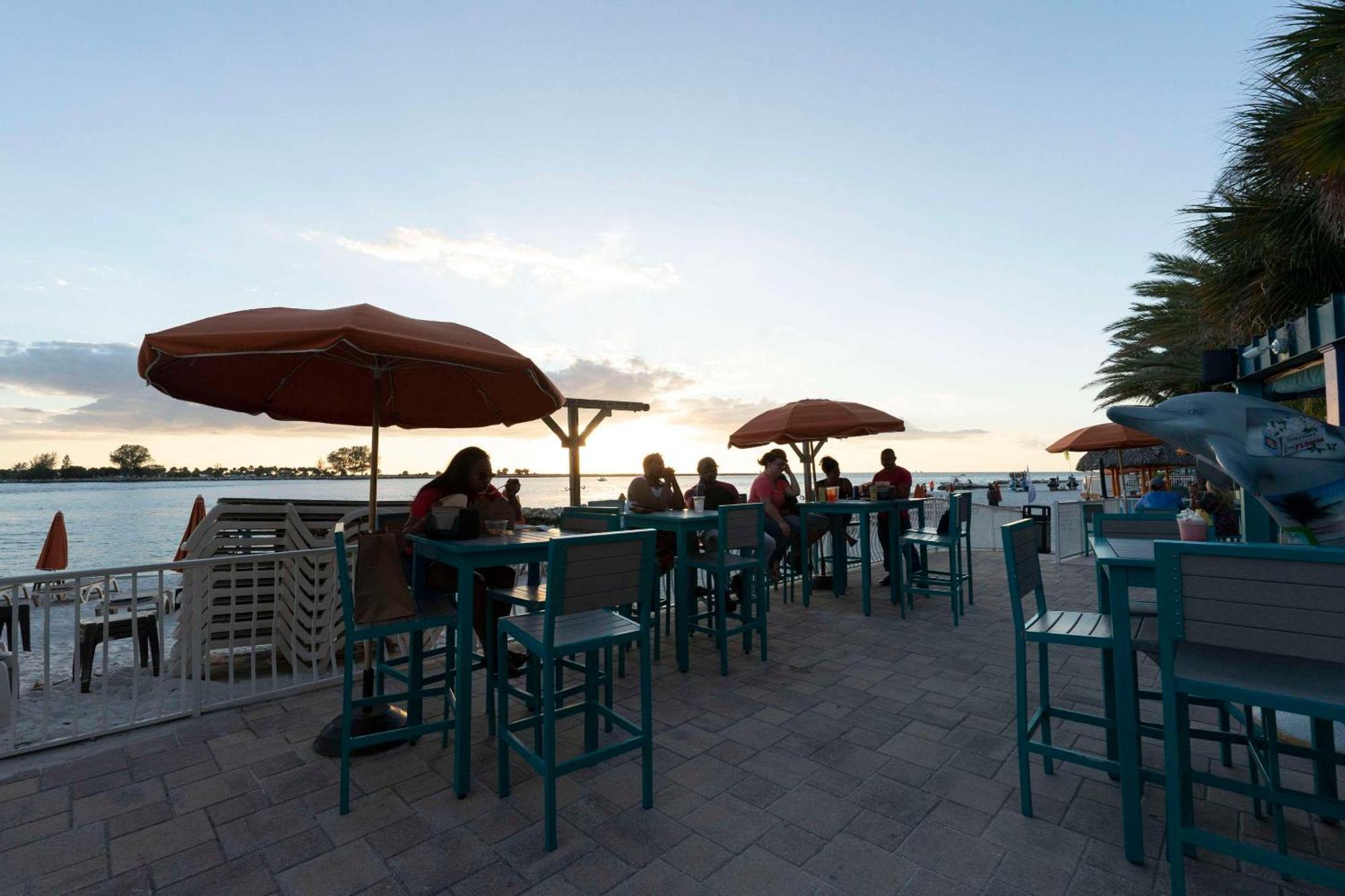 Hotel Dolphin Sands Clearwater Beach, Ascend Collection 3*