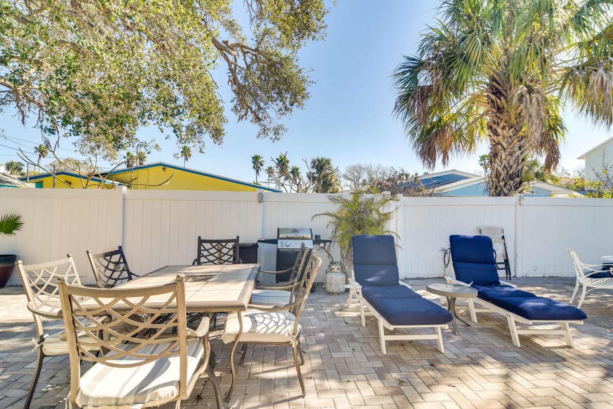 Florida Unit Steps From Indian Rocks Access!