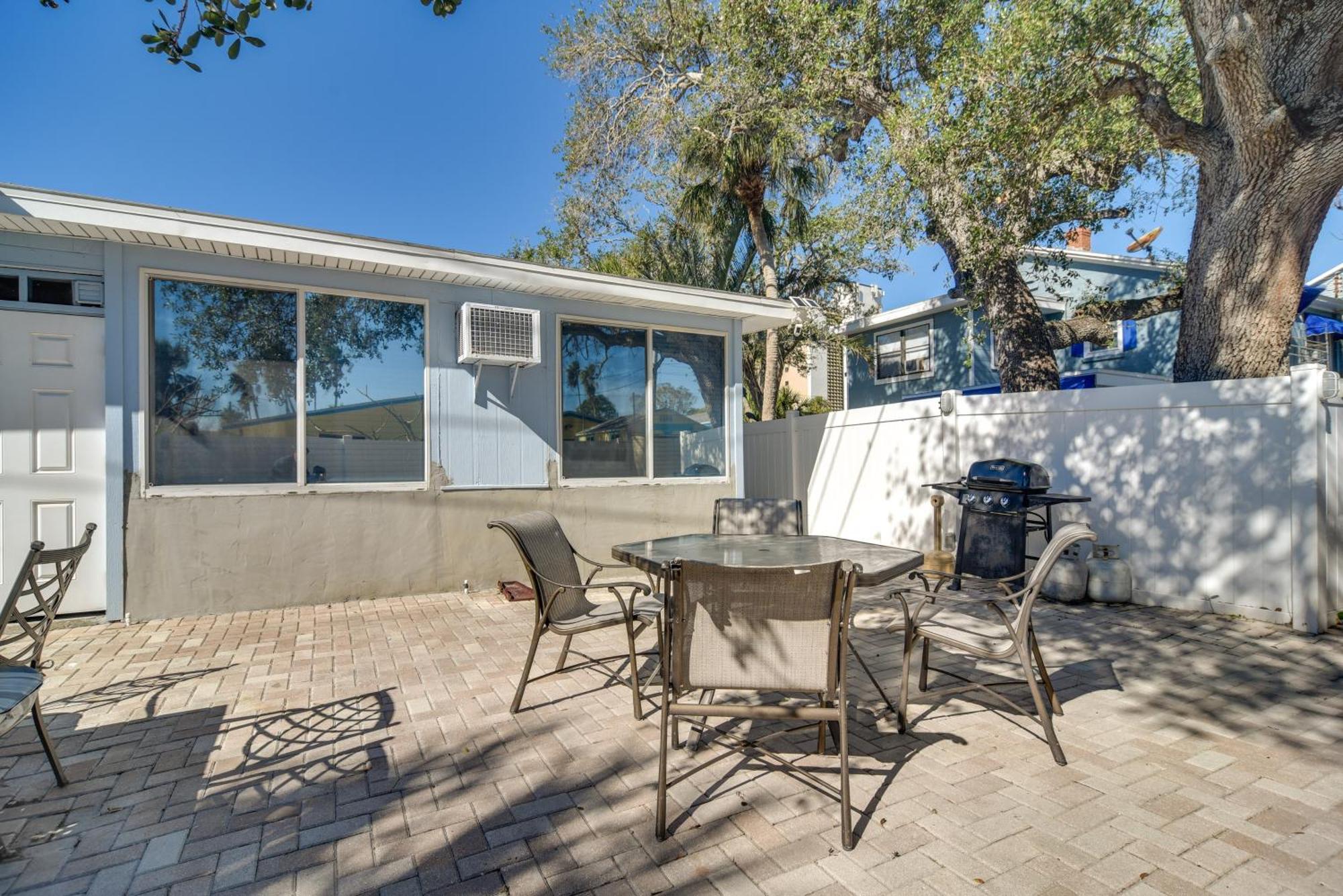 Florida Unit Steps From Indian Rocks Access! Apartment *