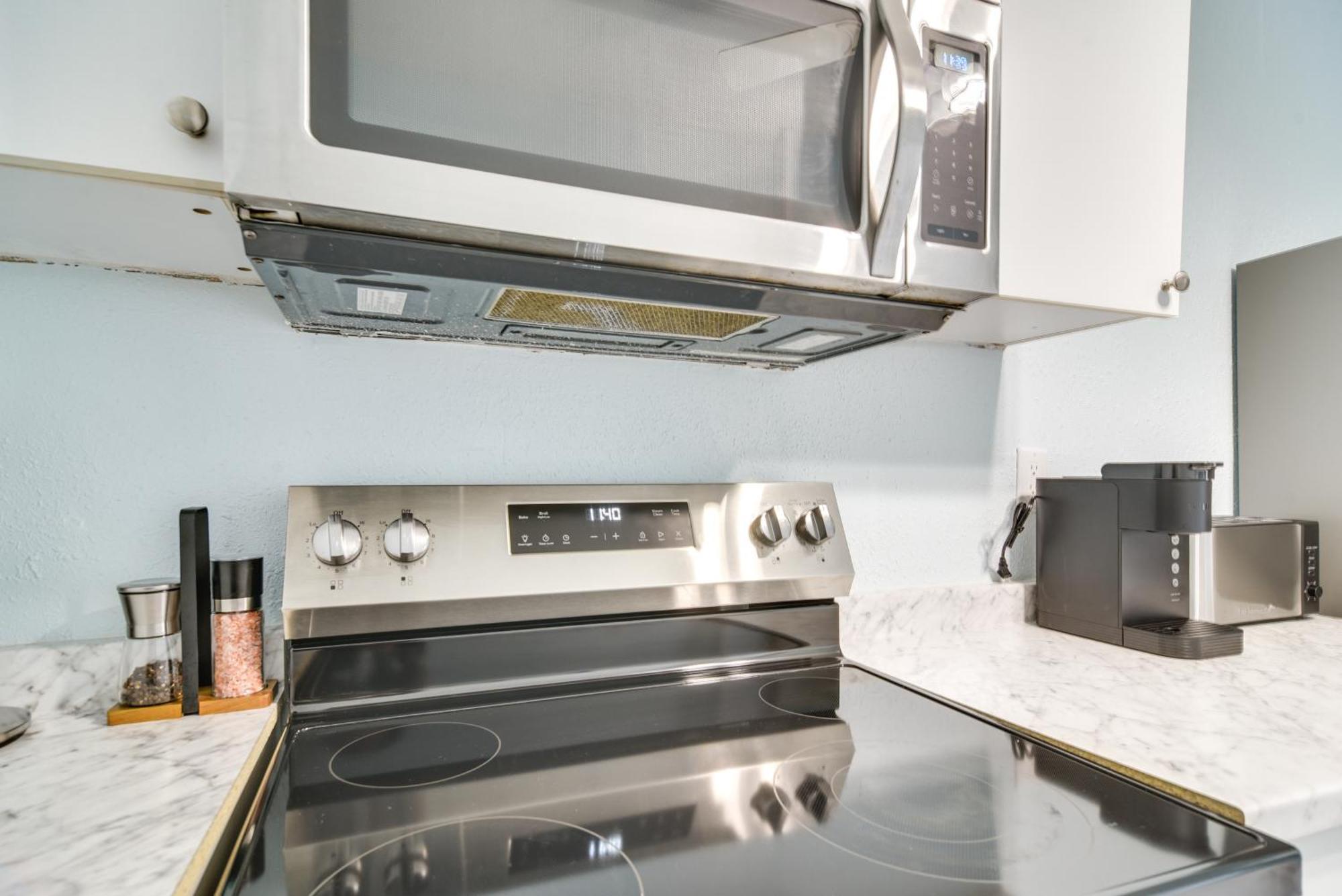 Florida Unit Steps From Indian Rocks Access! Apartment Clearwater Beach