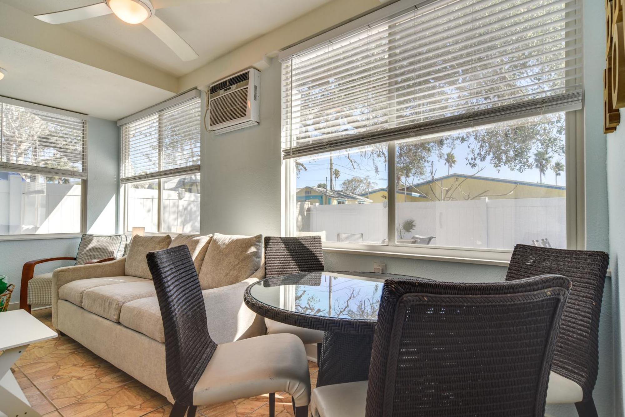 Apartment Florida Unit Steps From Indian Rocks Access!