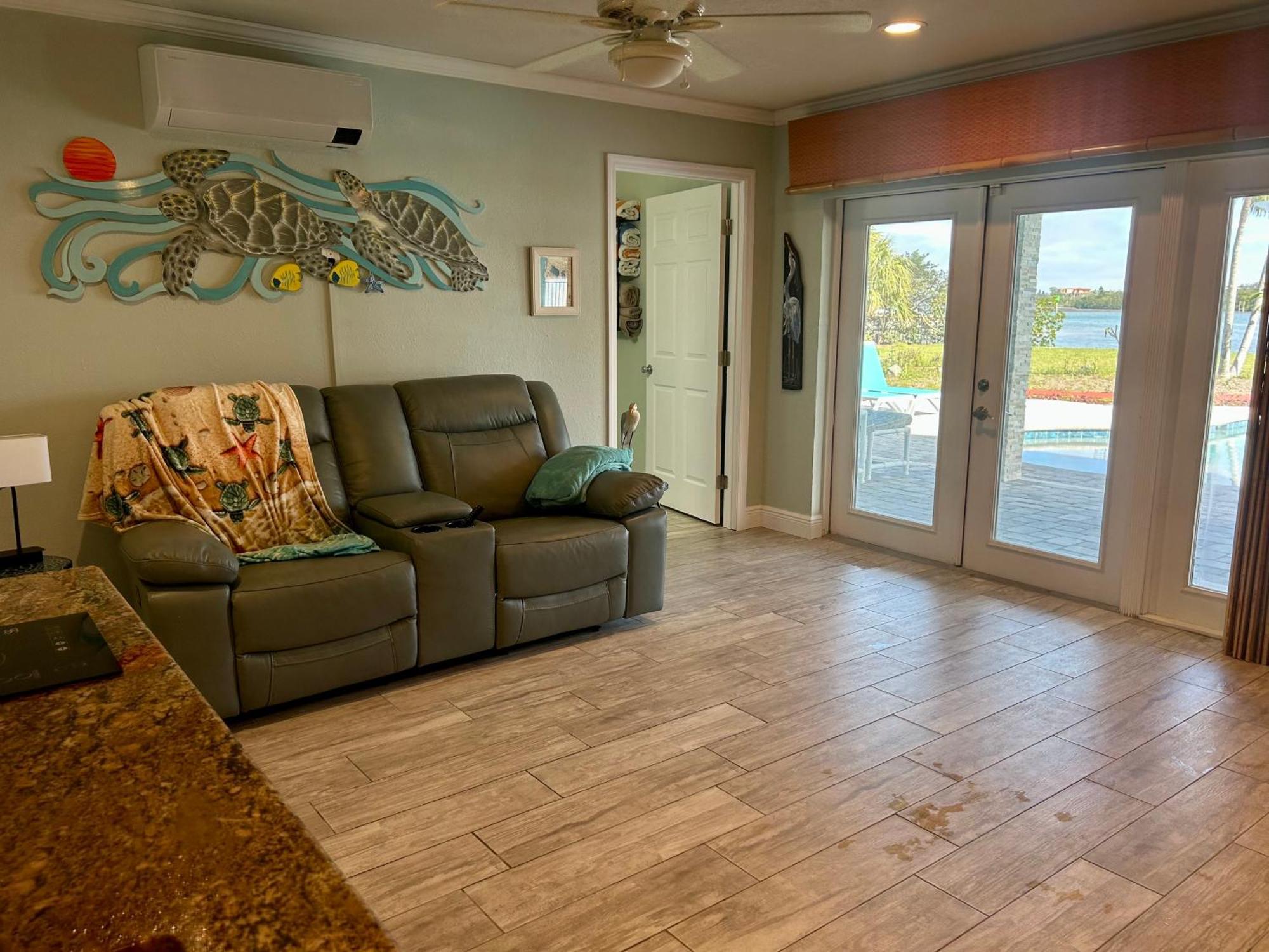 Guest - Waterfront -pool & Hot Tub- Walk To Villa Clearwater Beach