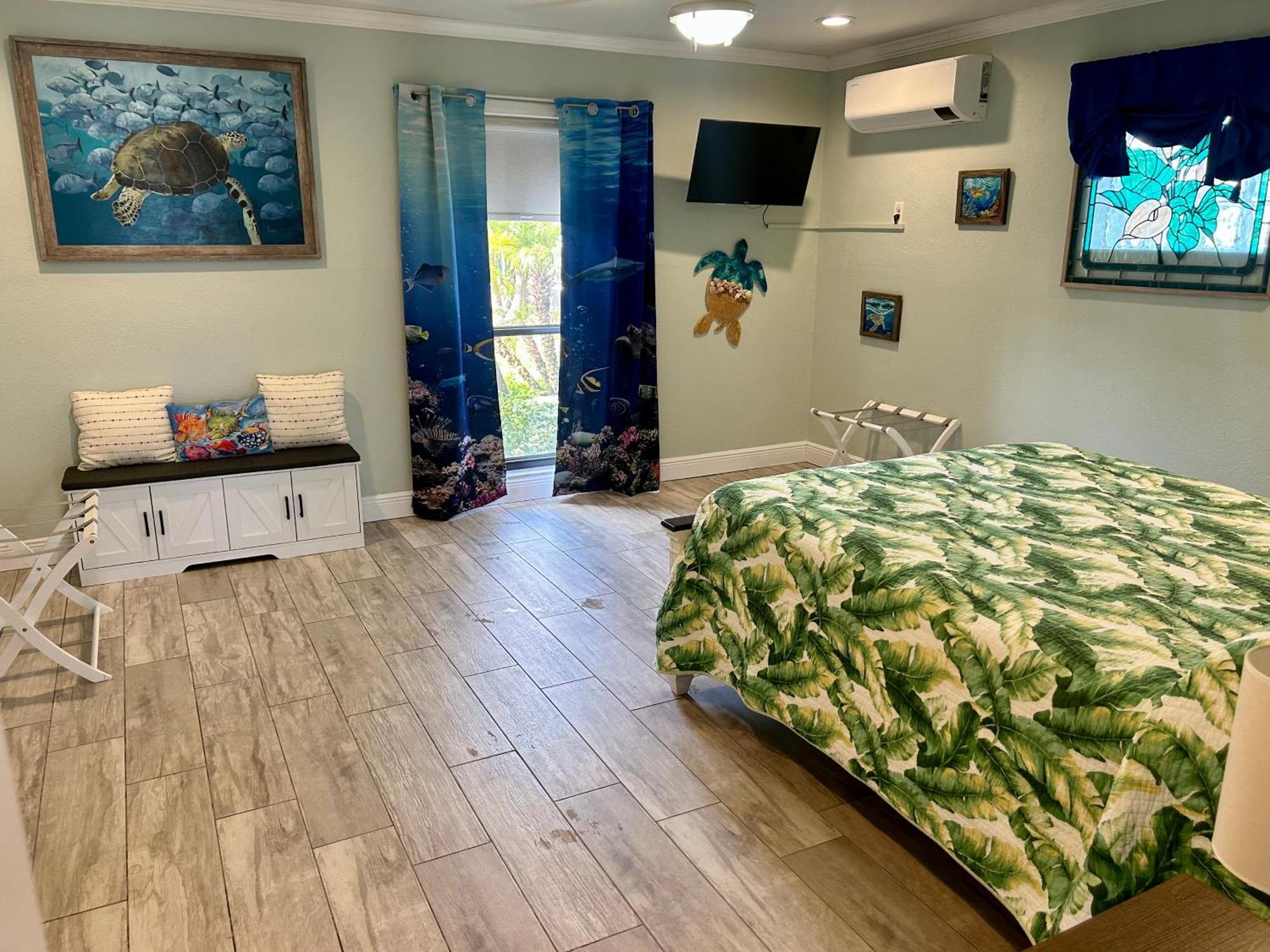 Guest - Waterfront -pool & Hot Tub- Walk To Clearwater Beach