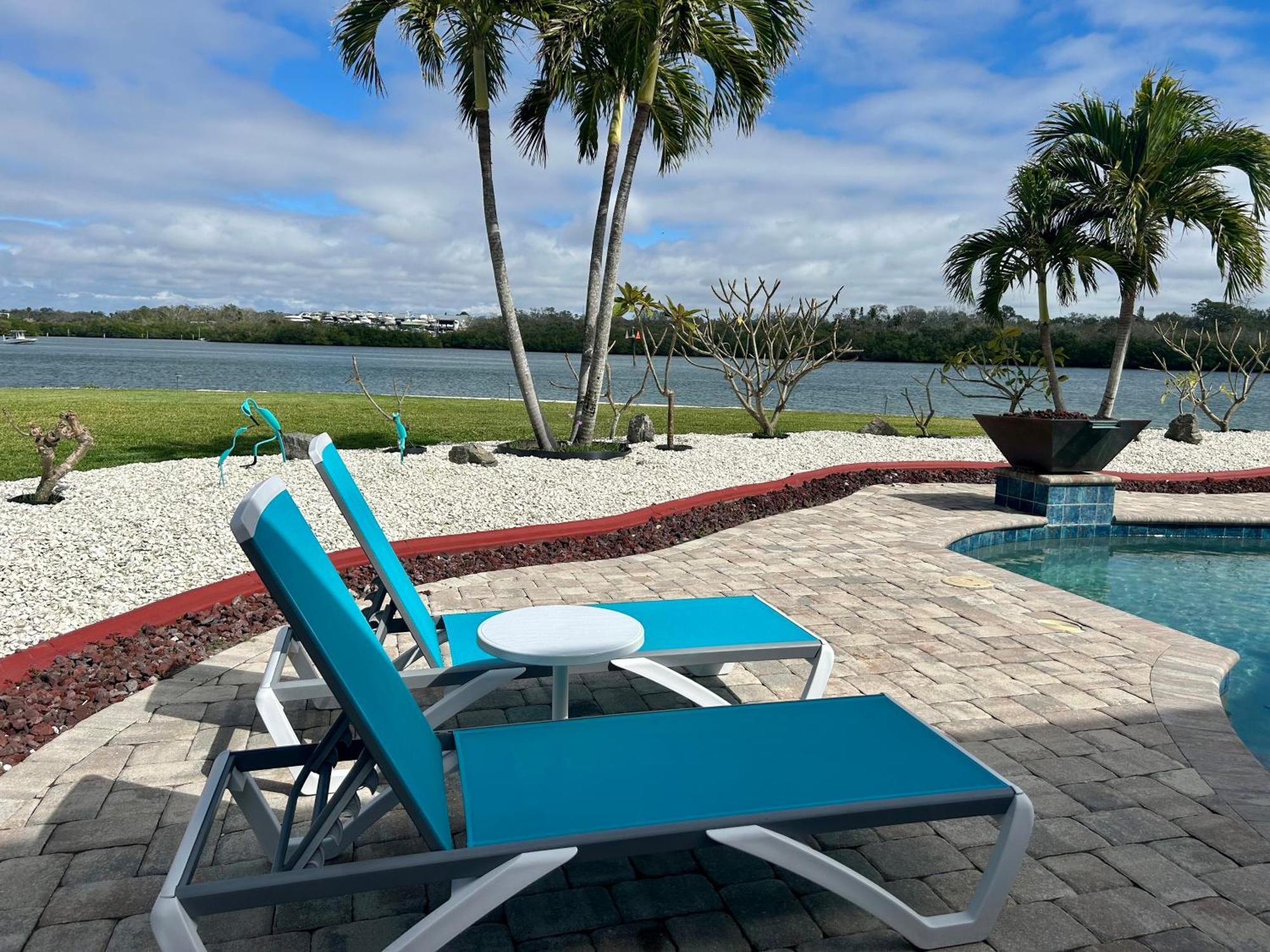 Guest - Waterfront -pool & Hot Tub- Walk To Clearwater Beach