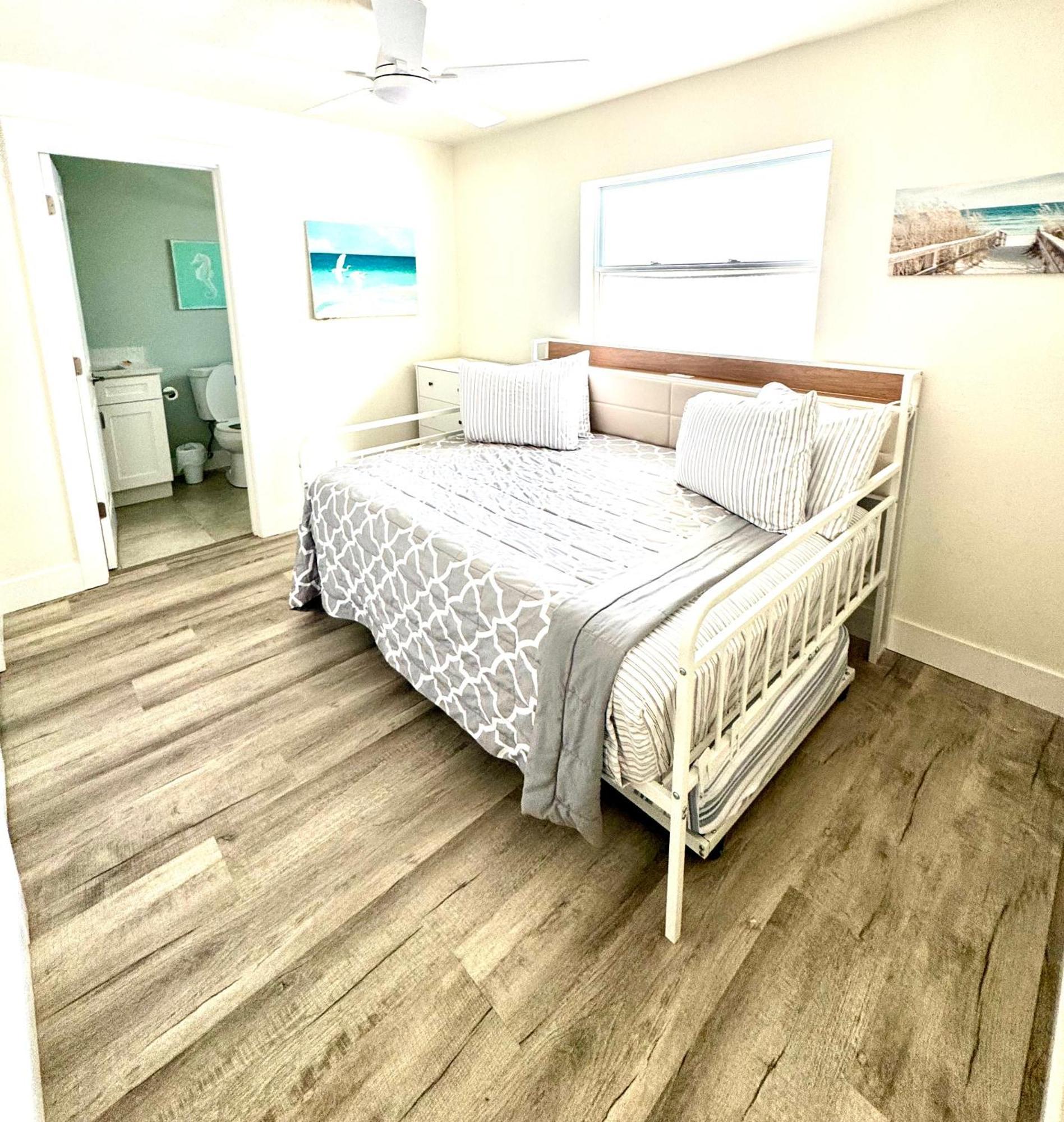Sunny Shores Retreat 6 * Clearwater Beach