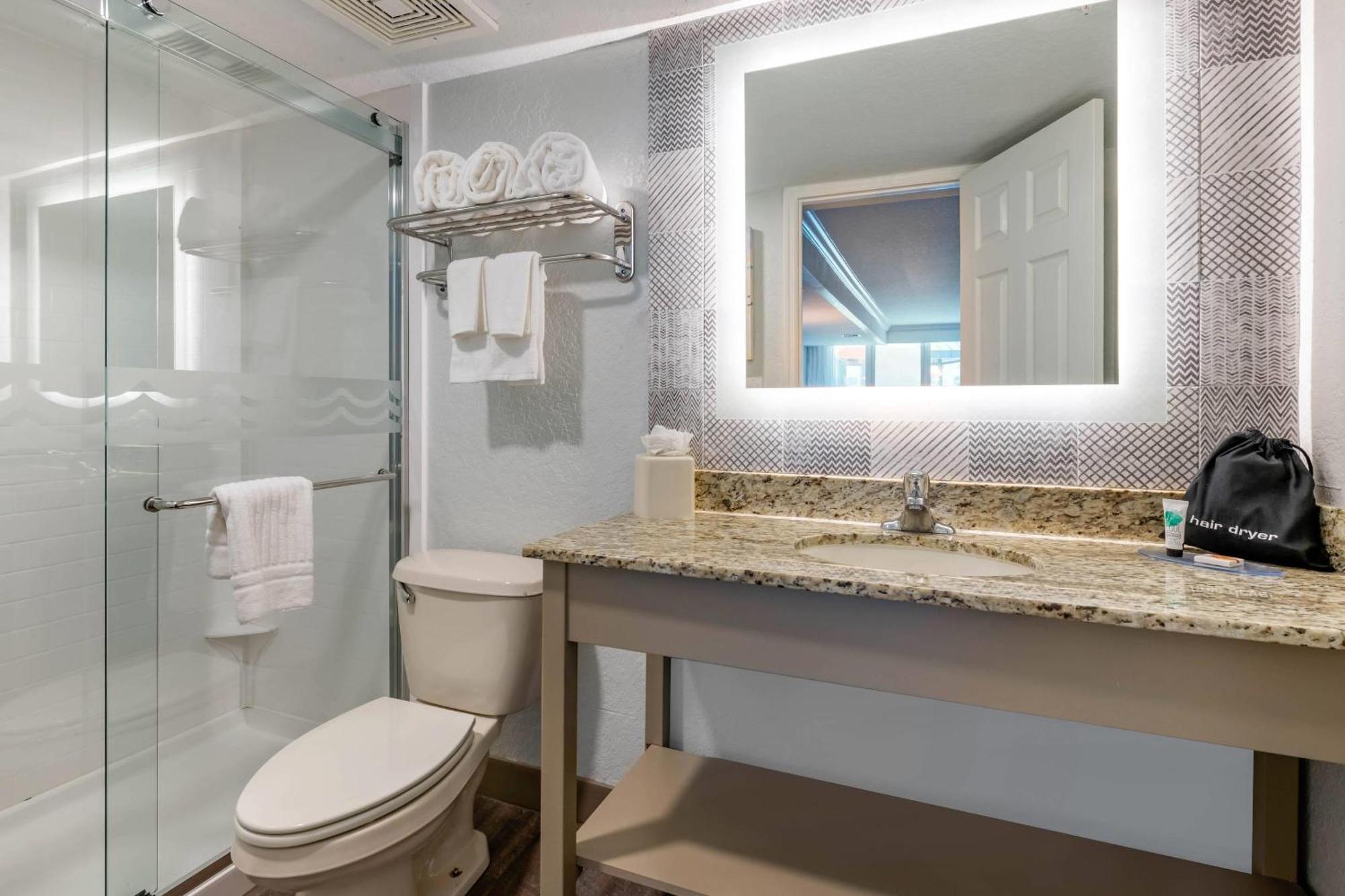 Dolphin Sands Clearwater Beach, Ascend Collection