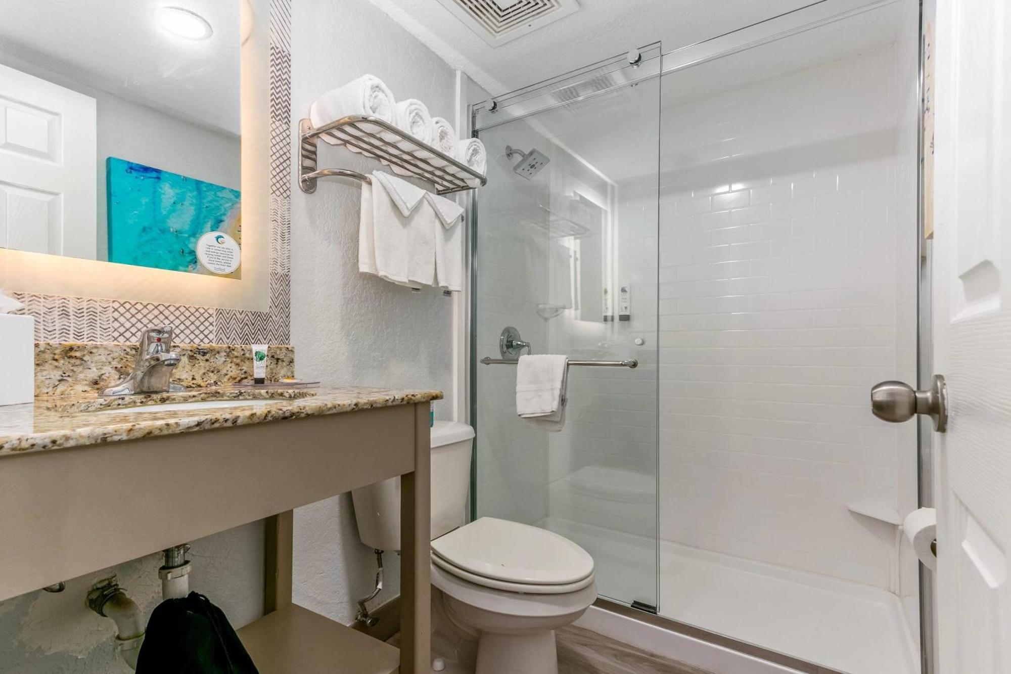 Dolphin Sands Clearwater Beach, Ascend Collection Hotel Clearwater Beach