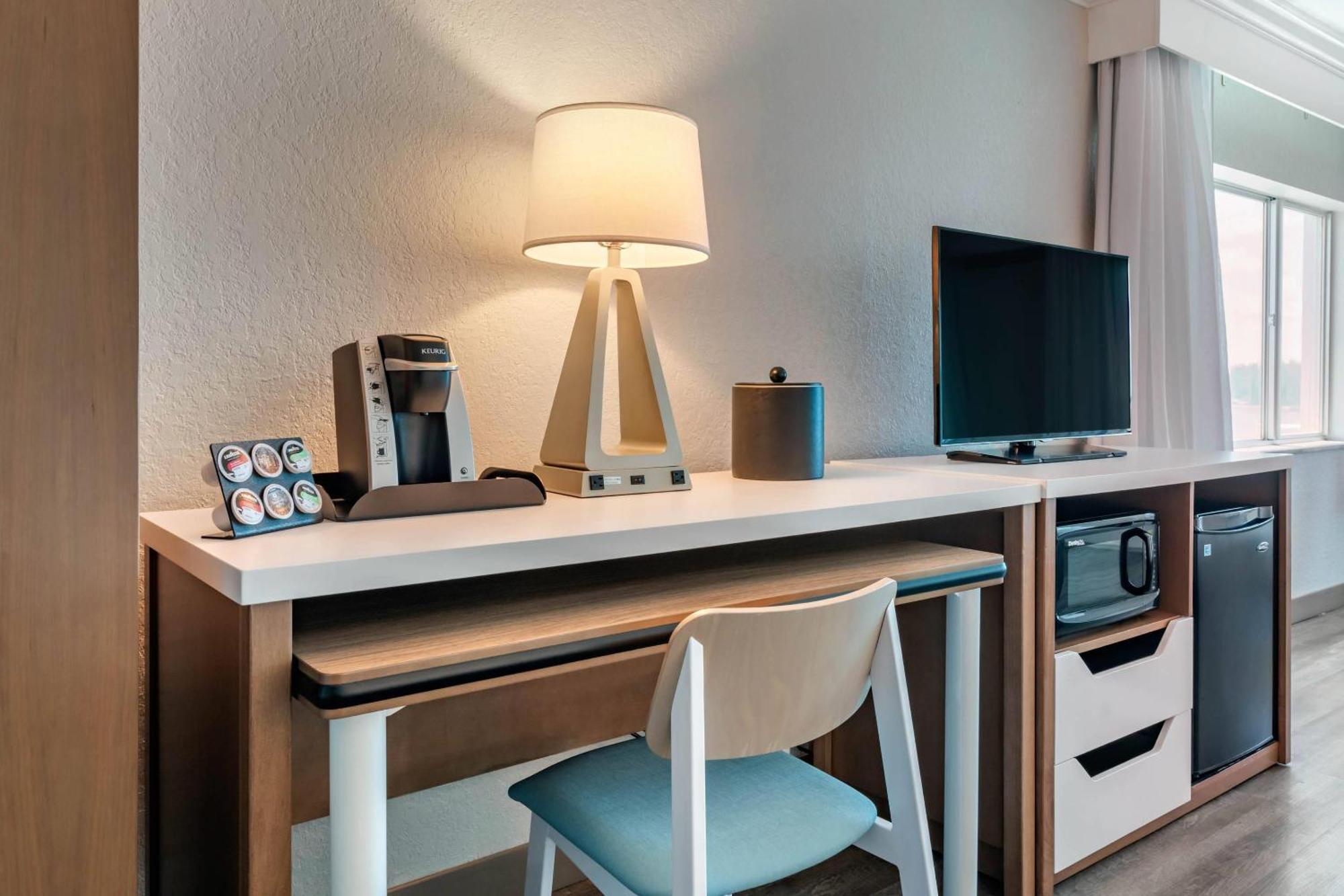 Dolphin Sands Clearwater Beach, Ascend Collection Hotel 3*