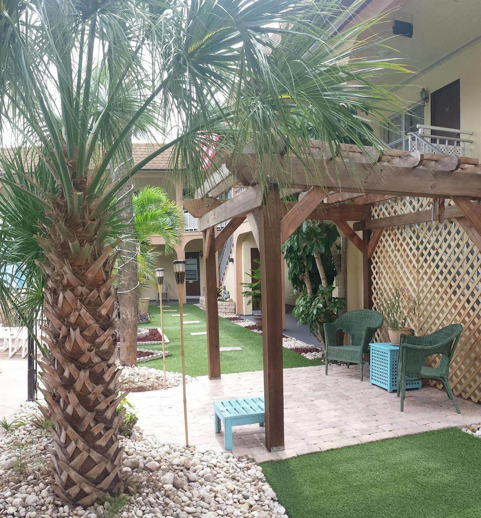 Echo Sails Motel 2*