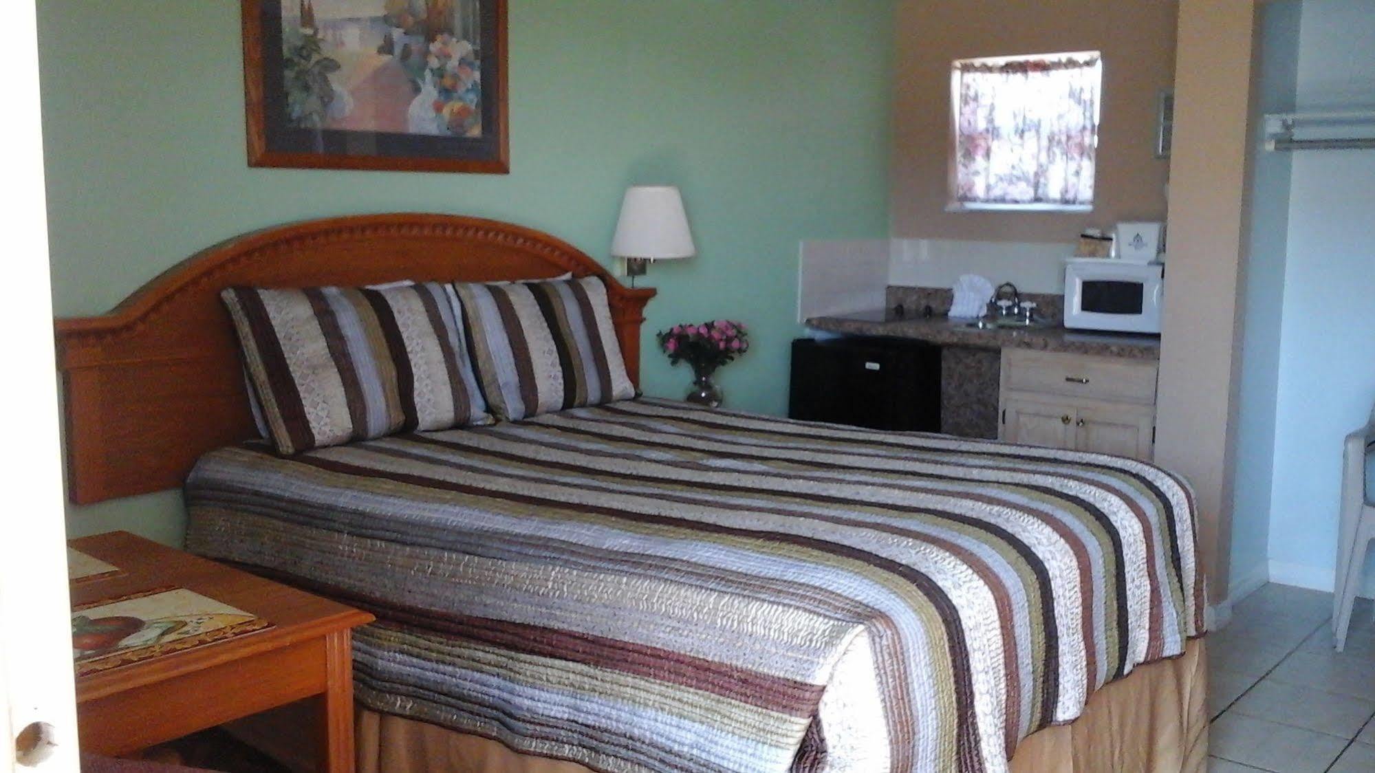 Beachwalk Motel Clearwater Beach