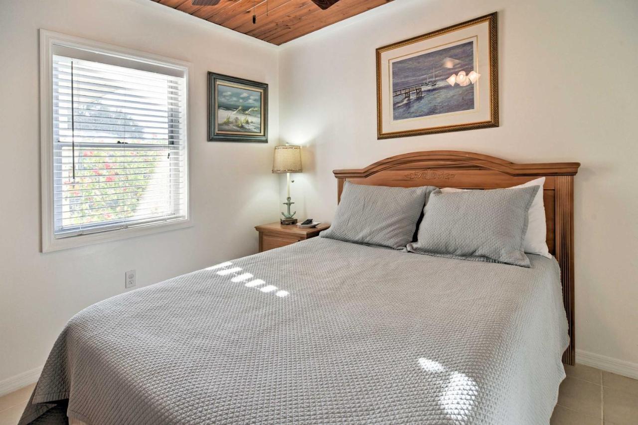 Holiday home Indian Shores With - Steps To Beach! *